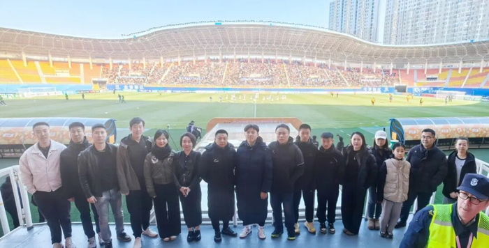 电竞平台-【连商·绿茵行】大连民营企业家集体观赛中甲 共筑足球城新未来|大连足球|足球队|中甲联赛|精神_新浪体育_新浪新闻